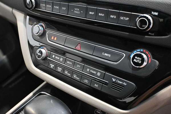 2017 Kia Carnival Platinum YP