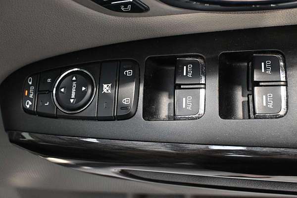 2017 Kia Carnival Platinum YP