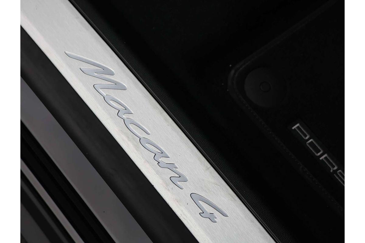 2024 Porsche Macan 4 XAB