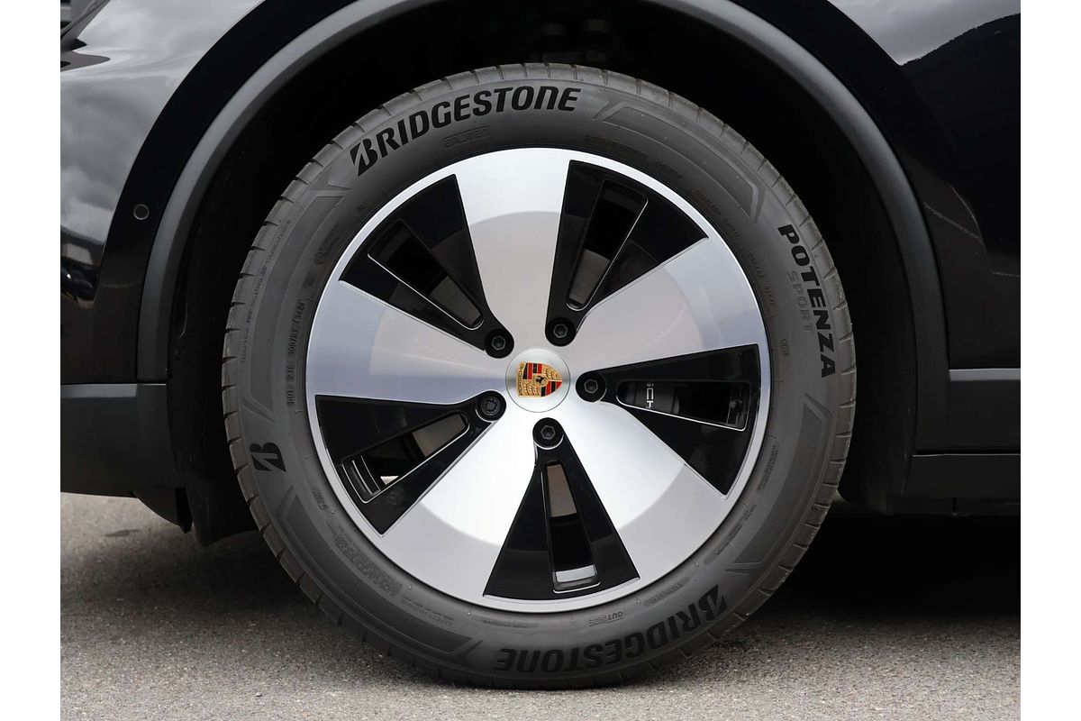 2024 Porsche Macan 4 XAB