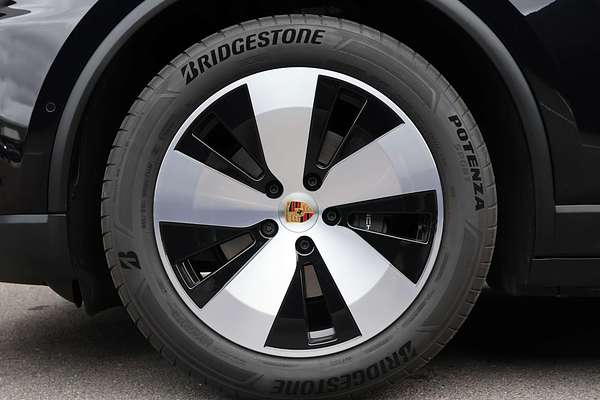 2024 Porsche Macan 4 XAB