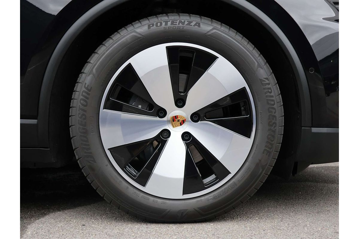 2024 Porsche Macan 4 XAB