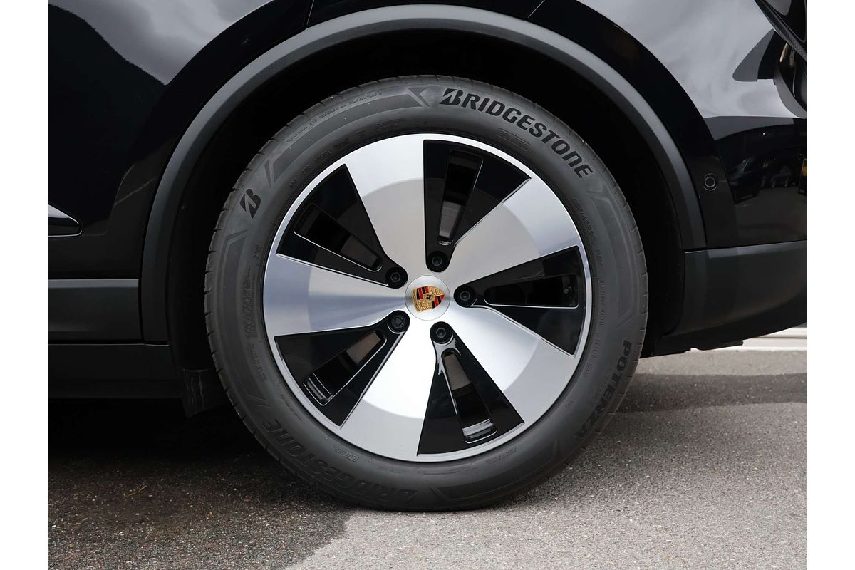 2024 Porsche Macan 4 XAB