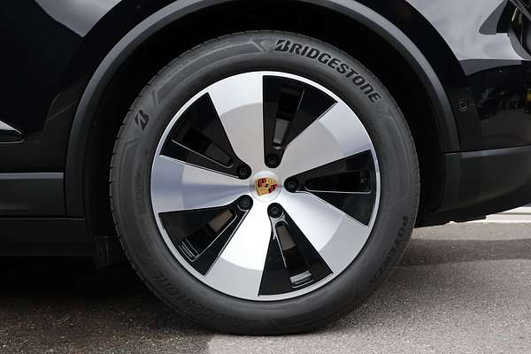 2024 Porsche Macan 4 XAB