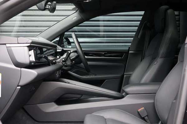 2024 Porsche Macan 4 XAB