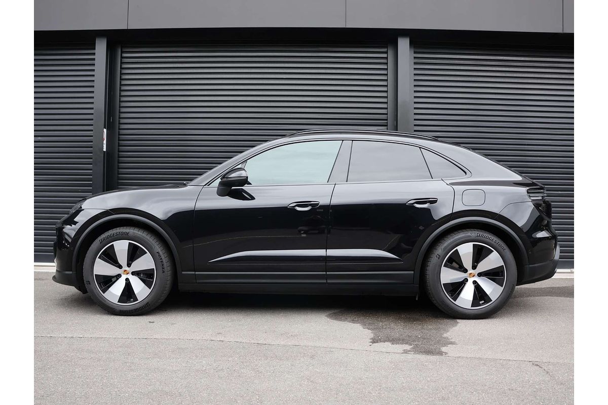 2024 Porsche Macan 4 XAB