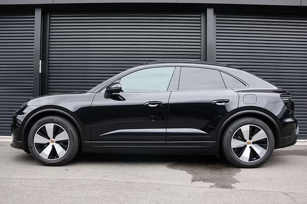 2024 Porsche Macan 4 XAB