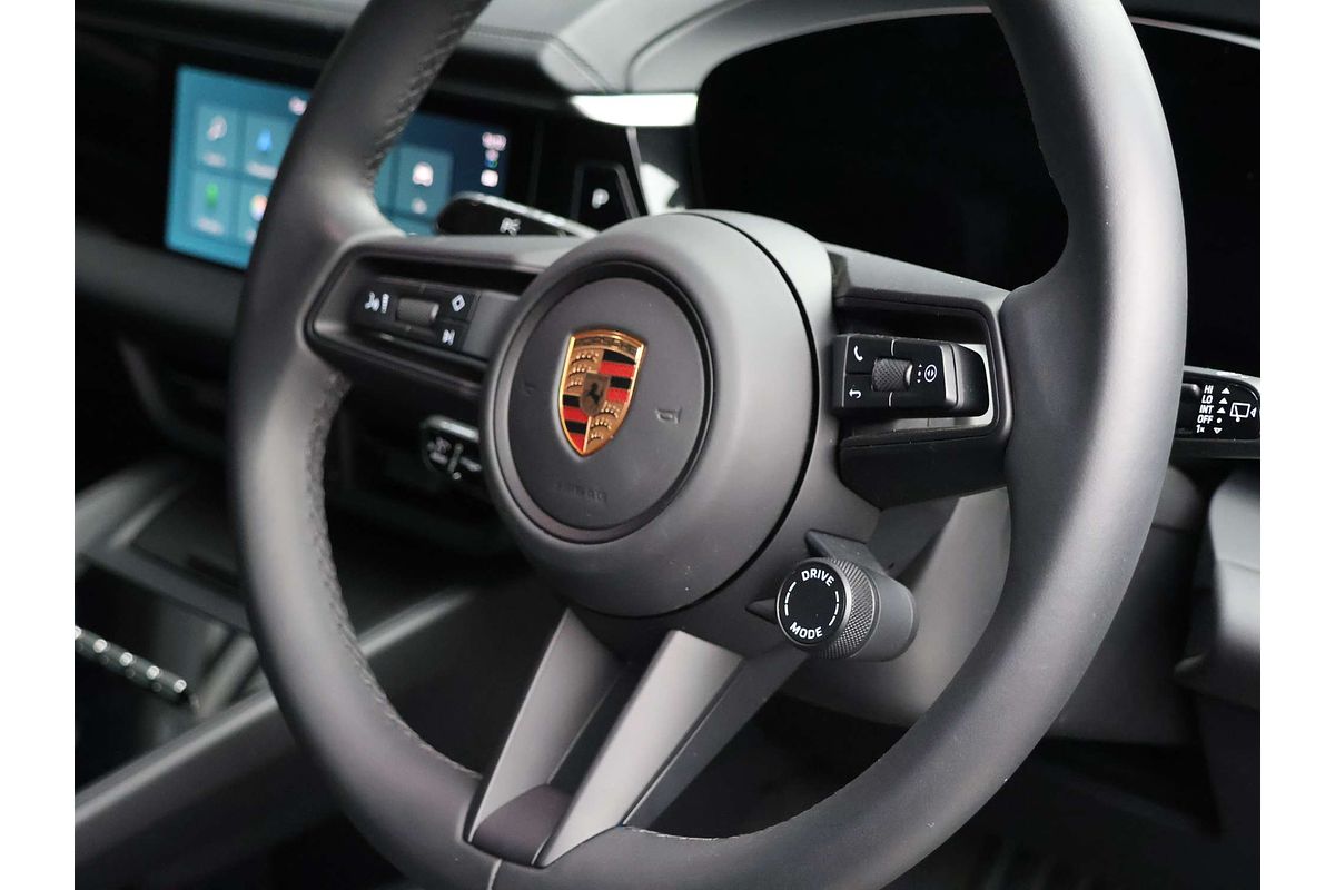 2024 Porsche Macan 4 XAB