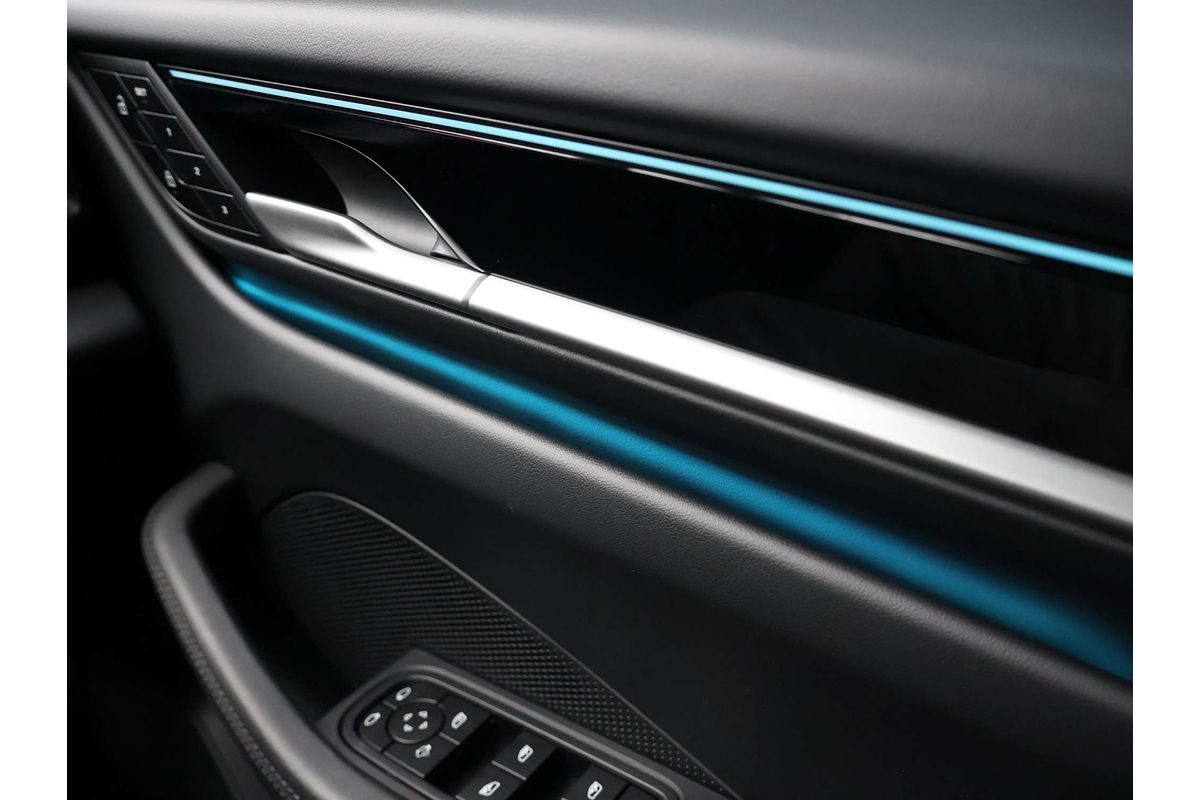 2024 Porsche Macan 4 XAB