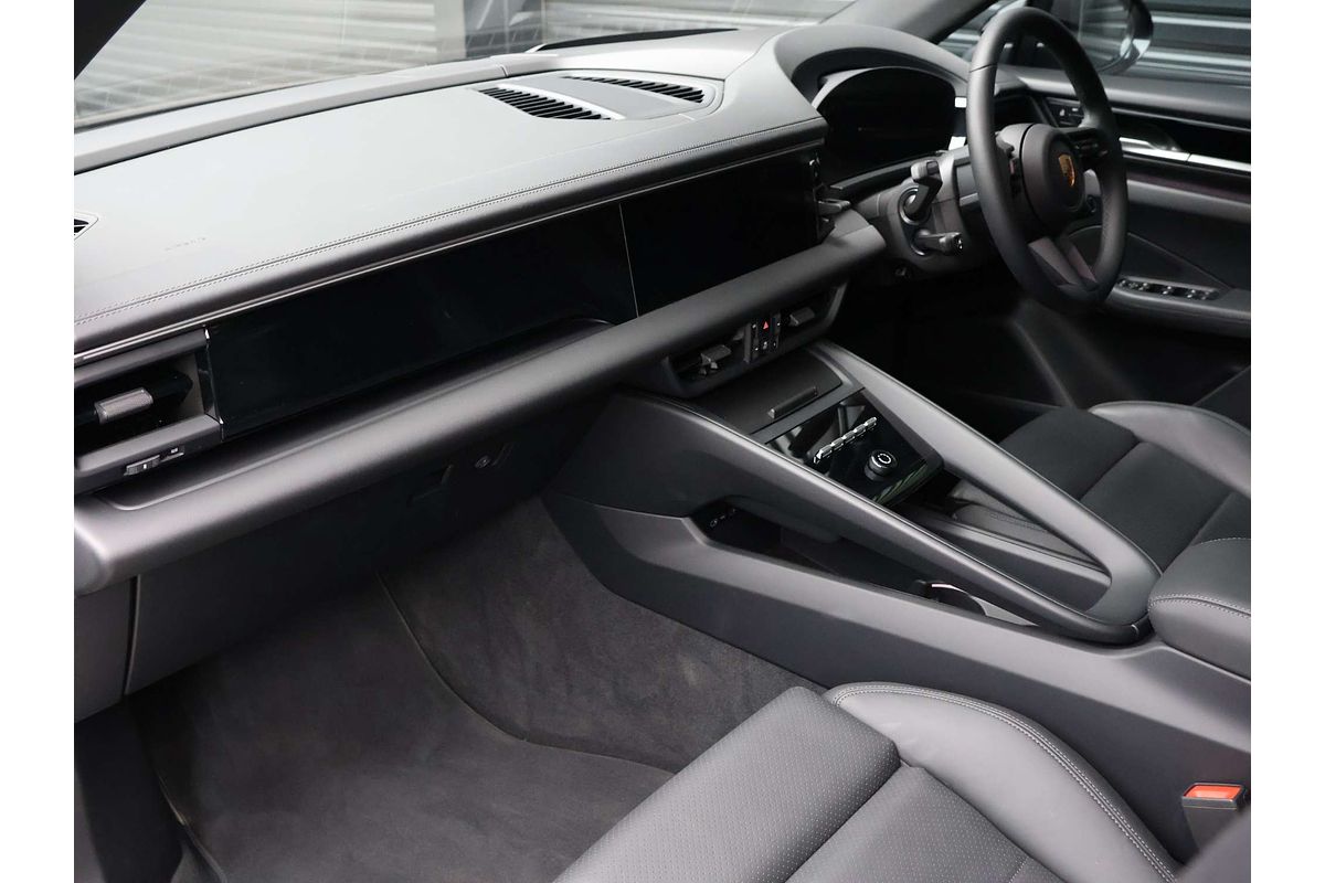 2024 Porsche Macan 4 XAB