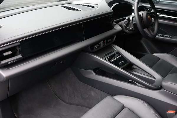 2024 Porsche Macan 4 XAB