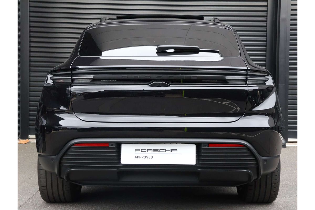 2024 Porsche Macan 4 XAB