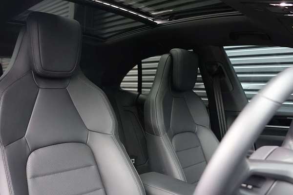2024 Porsche Macan 4 XAB