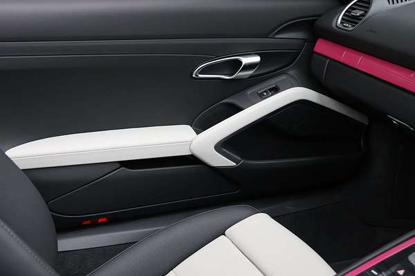 2024 Porsche 718 Boxster Style Edition 982