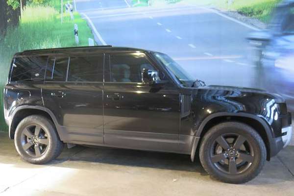 2020 Land Rover Defender 110 P400 HSE L663