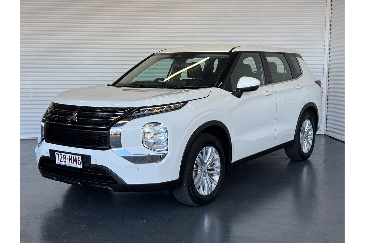 2023 Mitsubishi Outlander ES ZM