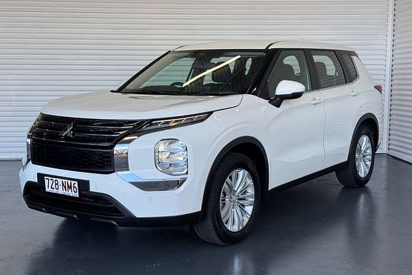 2023 Mitsubishi Outlander ES ZM