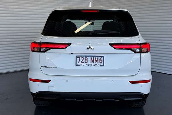2023 Mitsubishi Outlander ES ZM