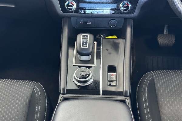 2023 Mitsubishi Outlander ES ZM