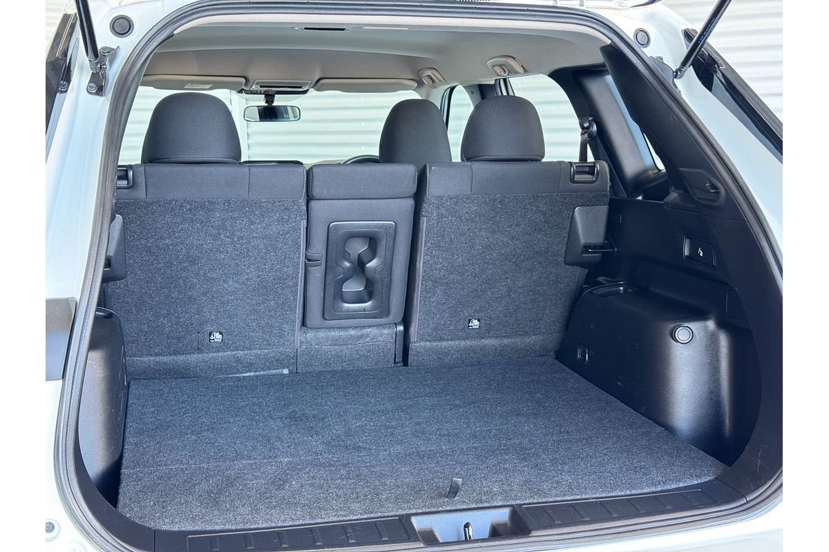 2023 Mitsubishi Outlander ES ZM