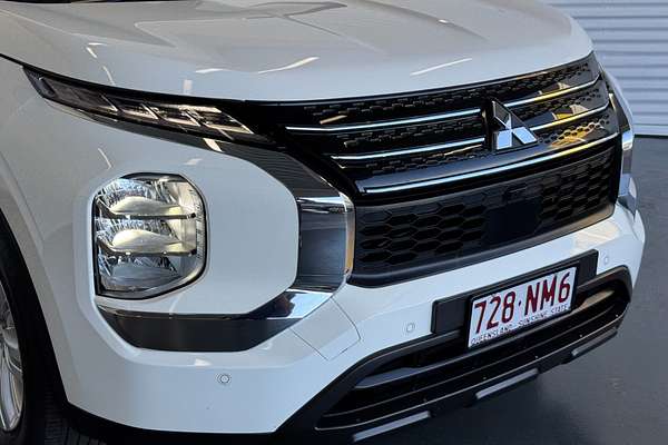 2023 Mitsubishi Outlander ES ZM