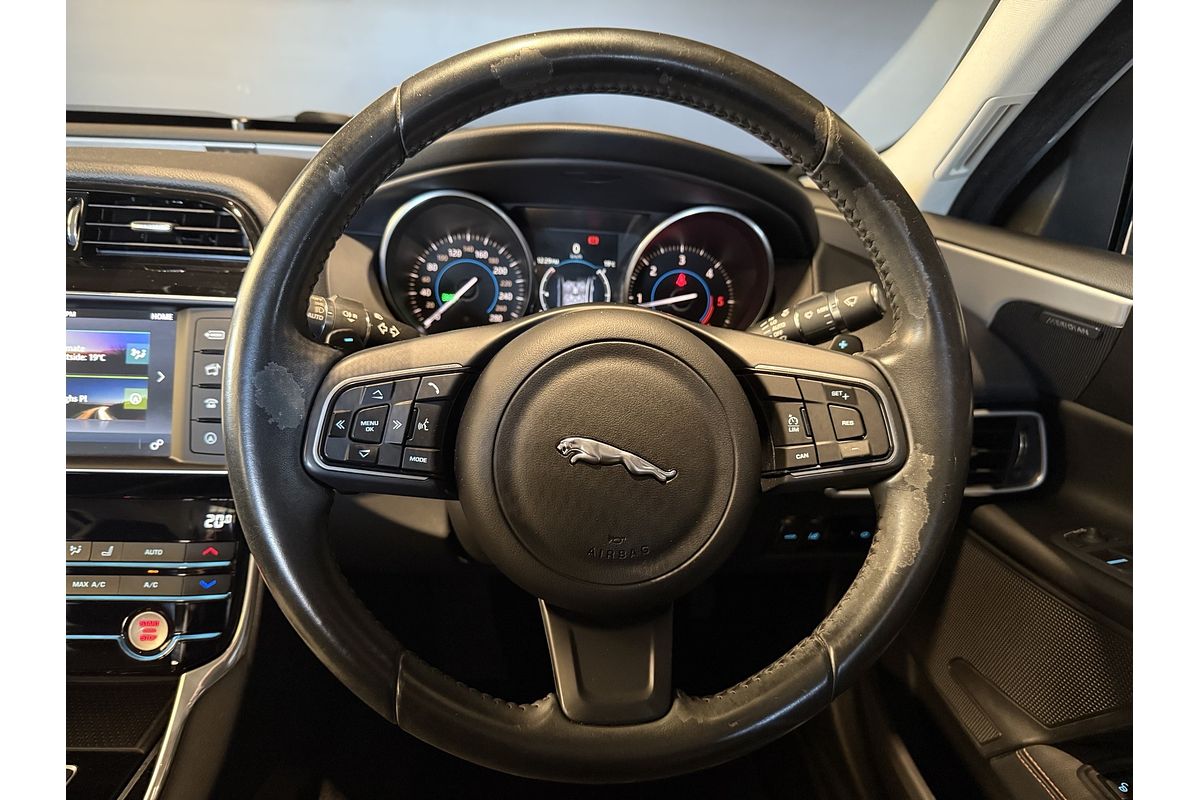 2016 Jaguar XE 20d Prestige X760