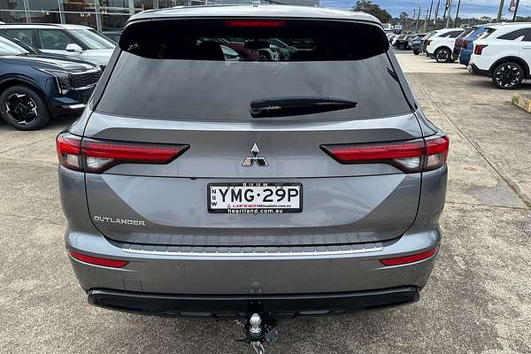 2023 Mitsubishi Outlander LS Black Edition ZM