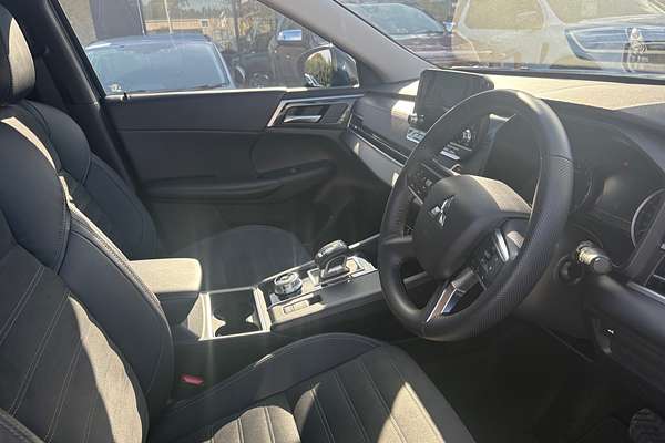 2023 Mitsubishi Outlander Aspire ZM