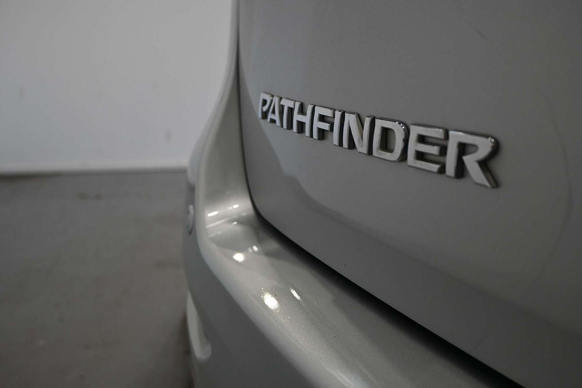 2016 Nissan Pathfinder ST R52