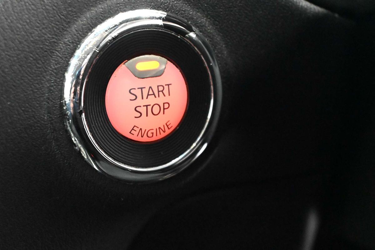 2016 Nissan Pathfinder ST R52
