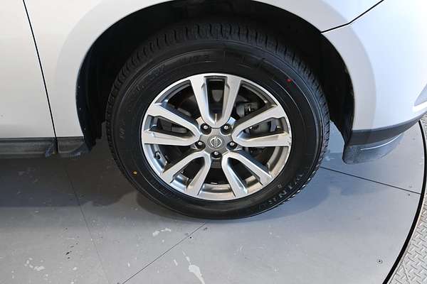 2016 Nissan Pathfinder ST R52