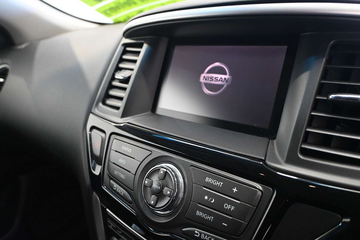 2016 Nissan Pathfinder ST R52