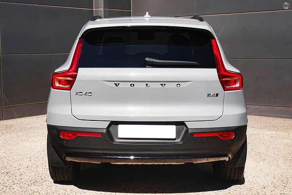 2024 Volvo XC40 Ultra B4 Dark
