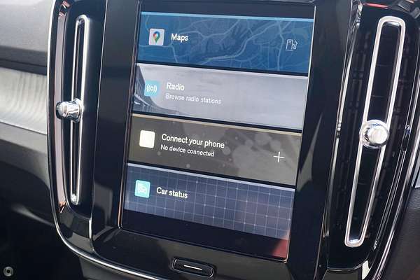 2024 Volvo XC40 Ultra B4 Dark