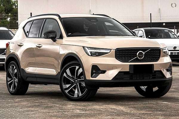 2024 Volvo XC40 Ultra B4 Dark