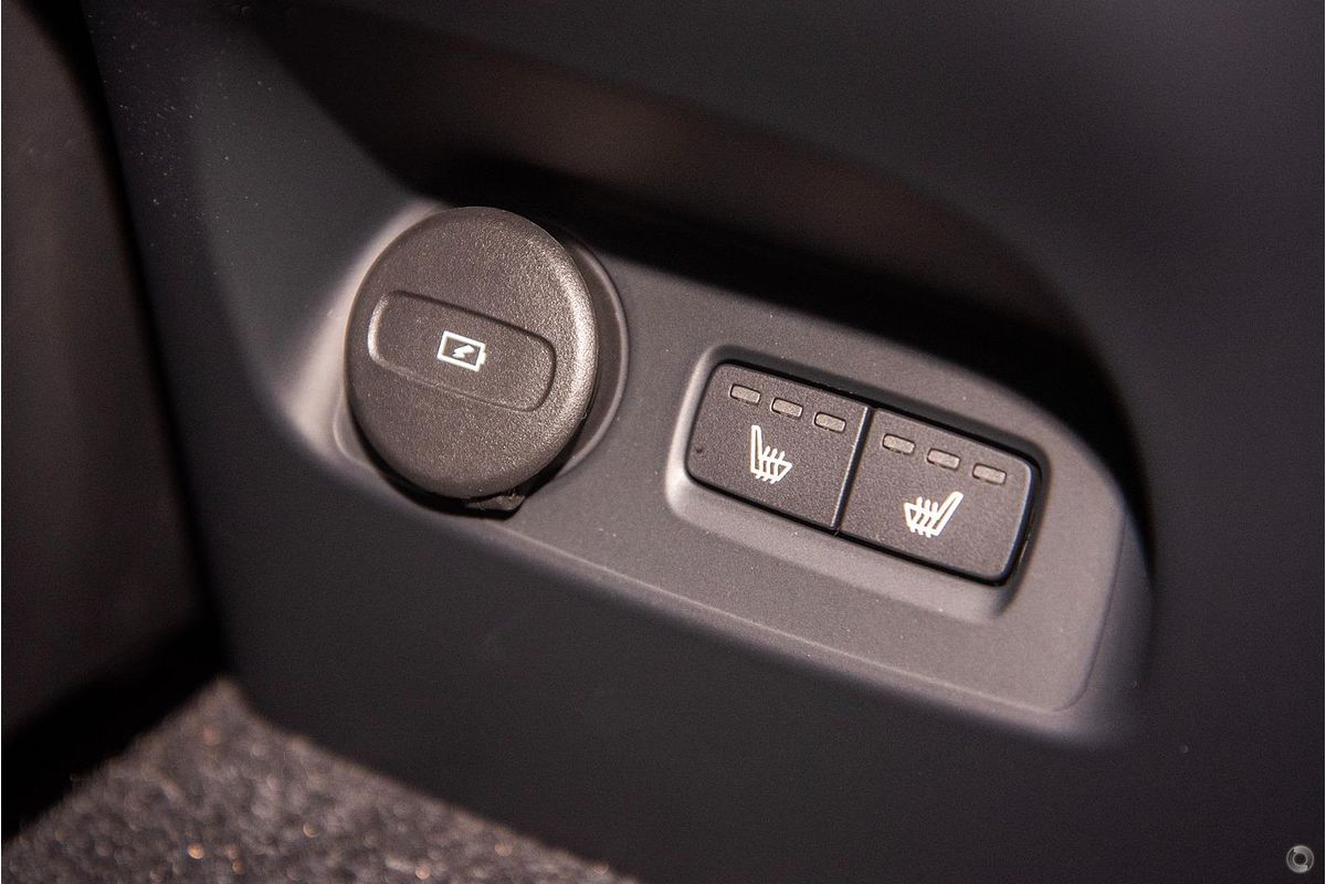 2024 Volvo XC40 Plus B4