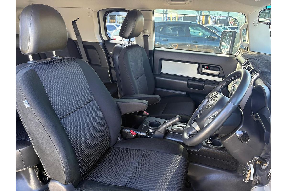 2012 Toyota FJ Cruiser GSJ15R