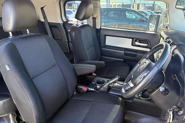 2012 Toyota FJ Cruiser GSJ15R
