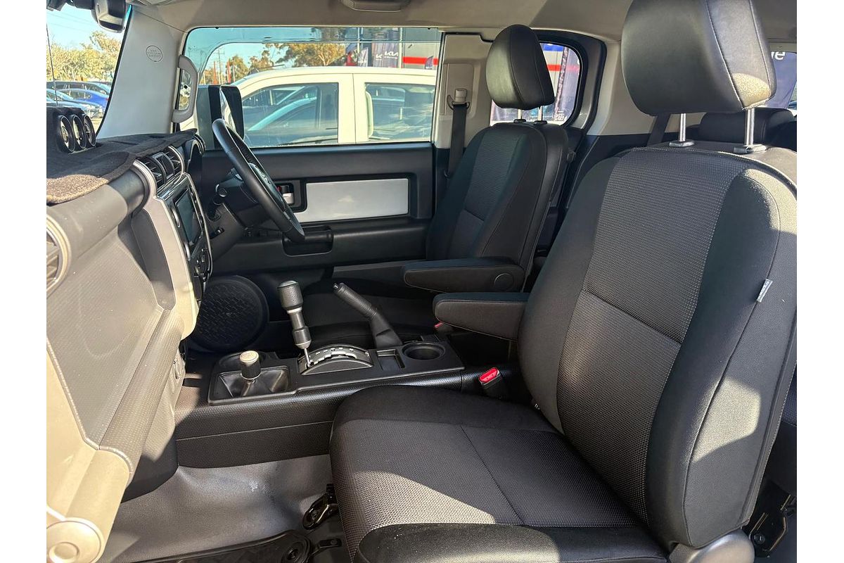 2012 Toyota FJ Cruiser GSJ15R
