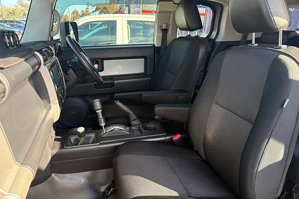 2012 Toyota FJ Cruiser GSJ15R