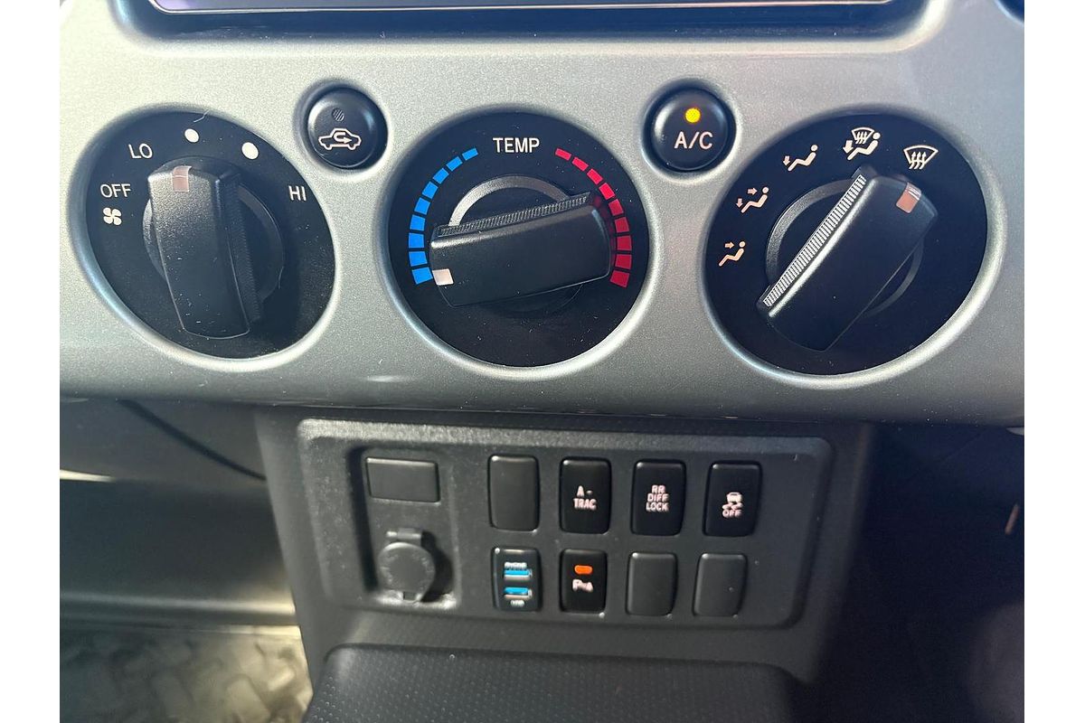 2012 Toyota FJ Cruiser GSJ15R
