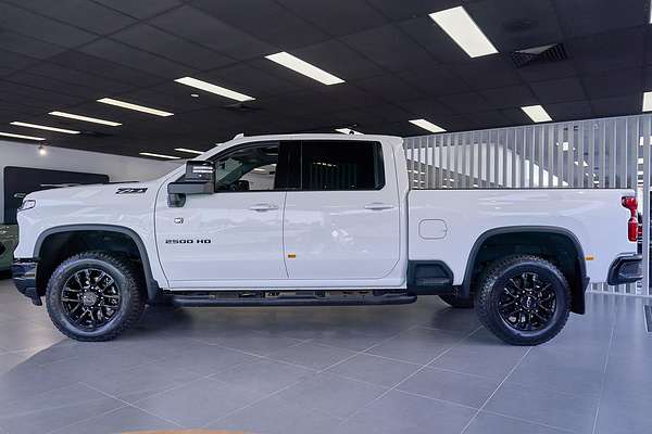 2025 Chevrolet Silverado HD LTZ Premium W/Tech Pack T1 4X4