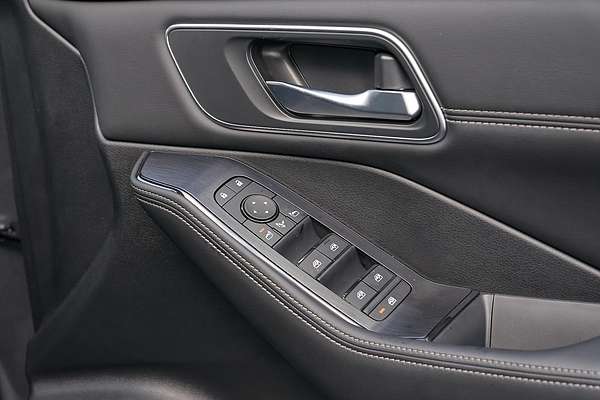 2025 Nissan X-TRAIL ST-L e-POWER T33
