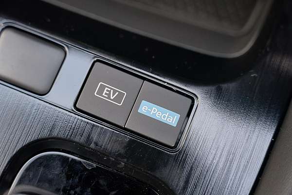 2025 Nissan X-TRAIL ST-L e-POWER T33