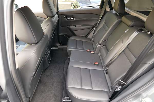 2025 Nissan X-TRAIL ST-L e-POWER T33