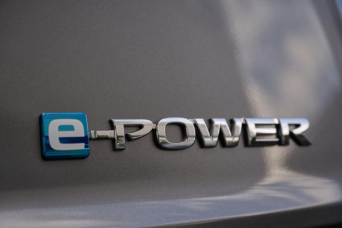 2025 Nissan X-TRAIL ST-L e-POWER T33