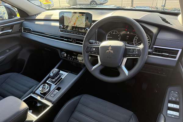 2025 Mitsubishi Outlander Aspire ZM