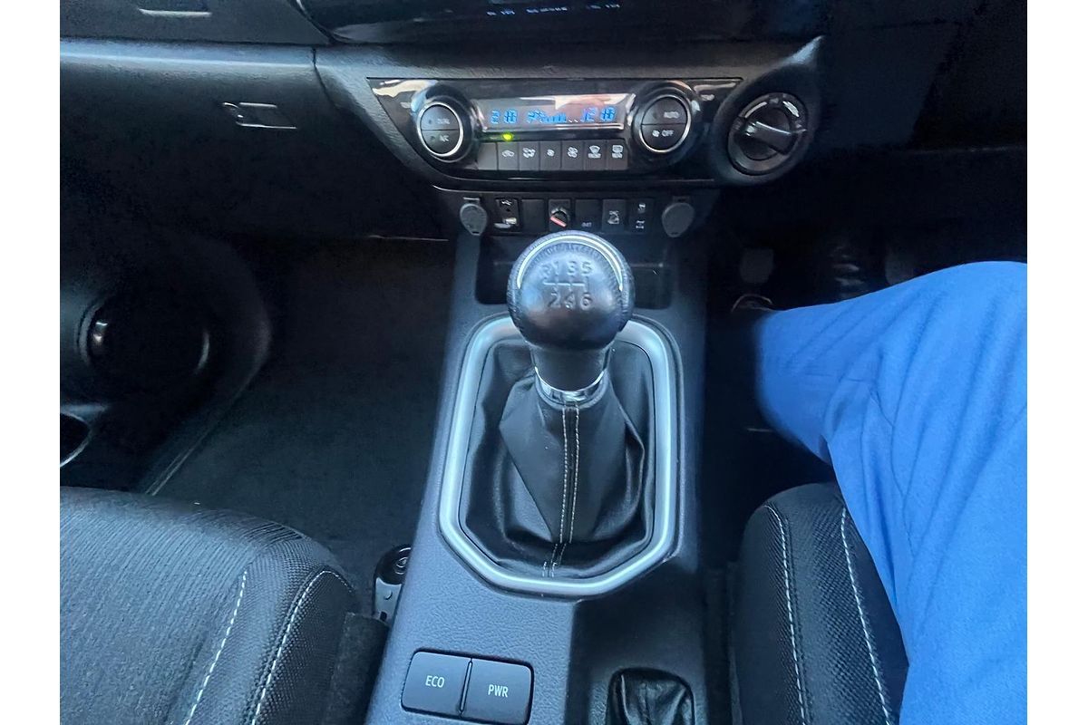 2022 Toyota Hilux SR5 GUN126R 4X4