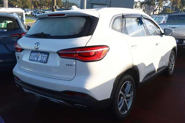 2022 MG HS Essence SAS23