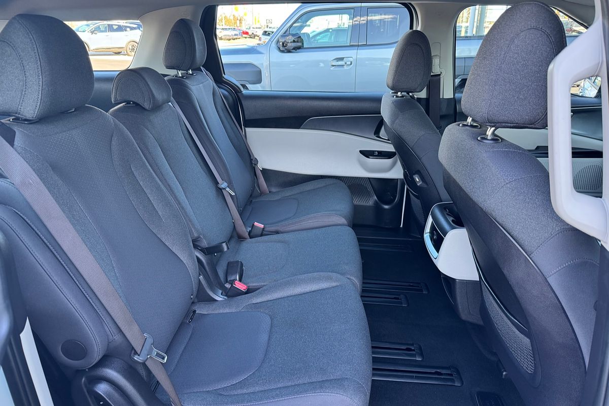 2023 Kia Carnival S KA4